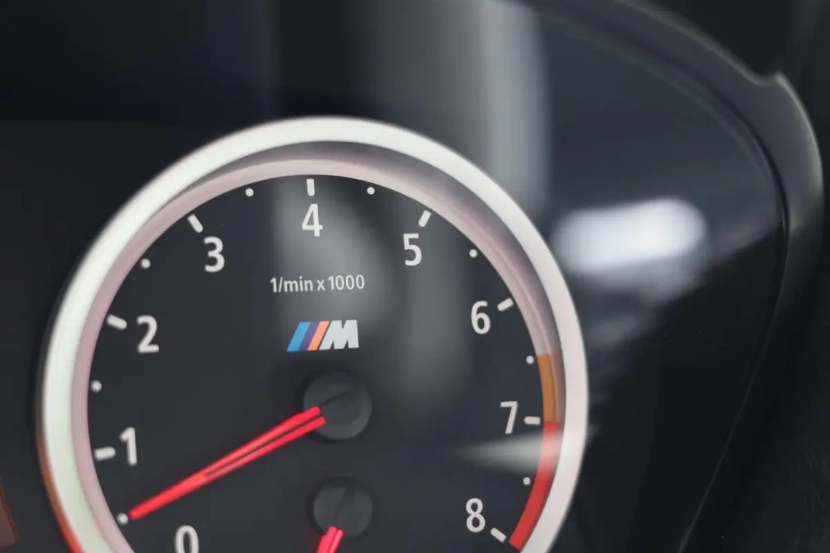 M 4.4i V8 Melbourne / Silverstone