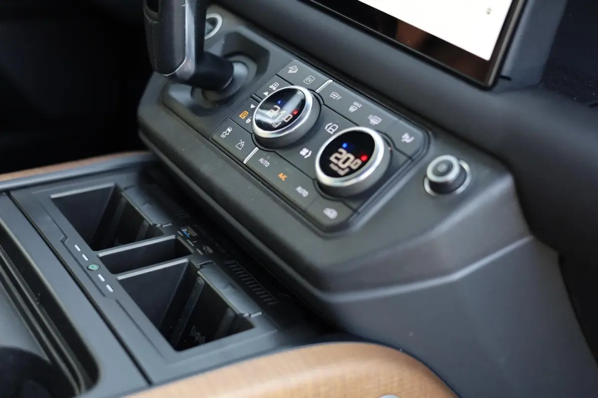 P400e X-Dynamic * Full Options