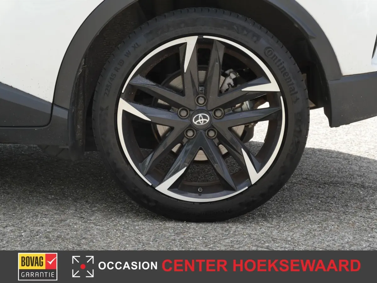 1.8 Hybrid 122pk CVT GR-Sport Two-Tone | Camera | CarPlay | 19"inch |