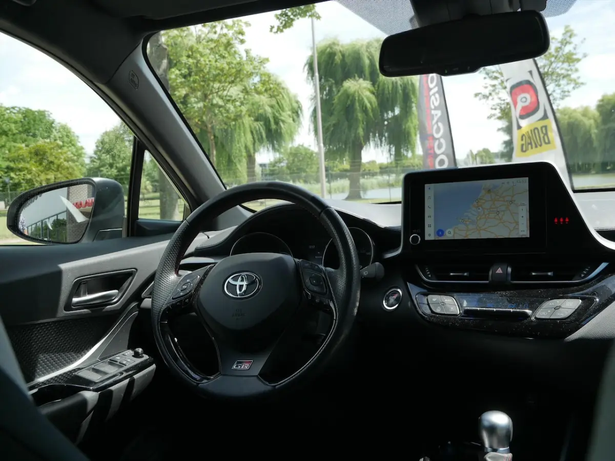 1.8 Hybrid 122pk CVT GR-Sport Two-Tone | Camera | CarPlay | 19"inch |