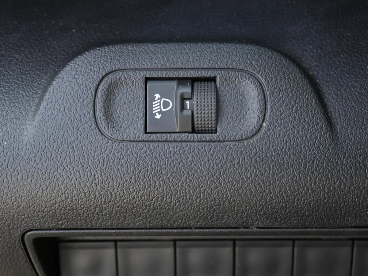 1.6 BlueHDi 75pk 650kg Premium | Airco | Carplay | PDC |