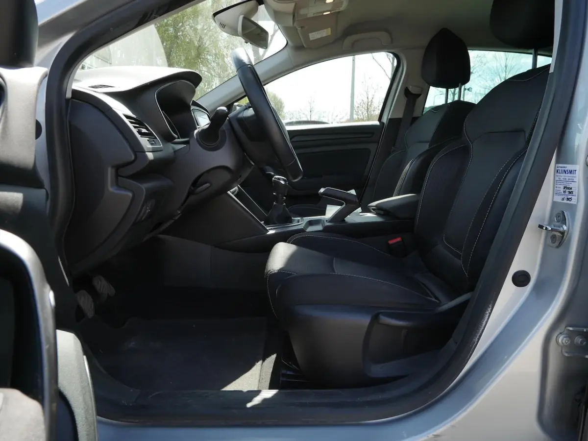 1.2 Energy TCe 100pk Limited | Carplay | Privacy | Cruise | LM velgen 16" |