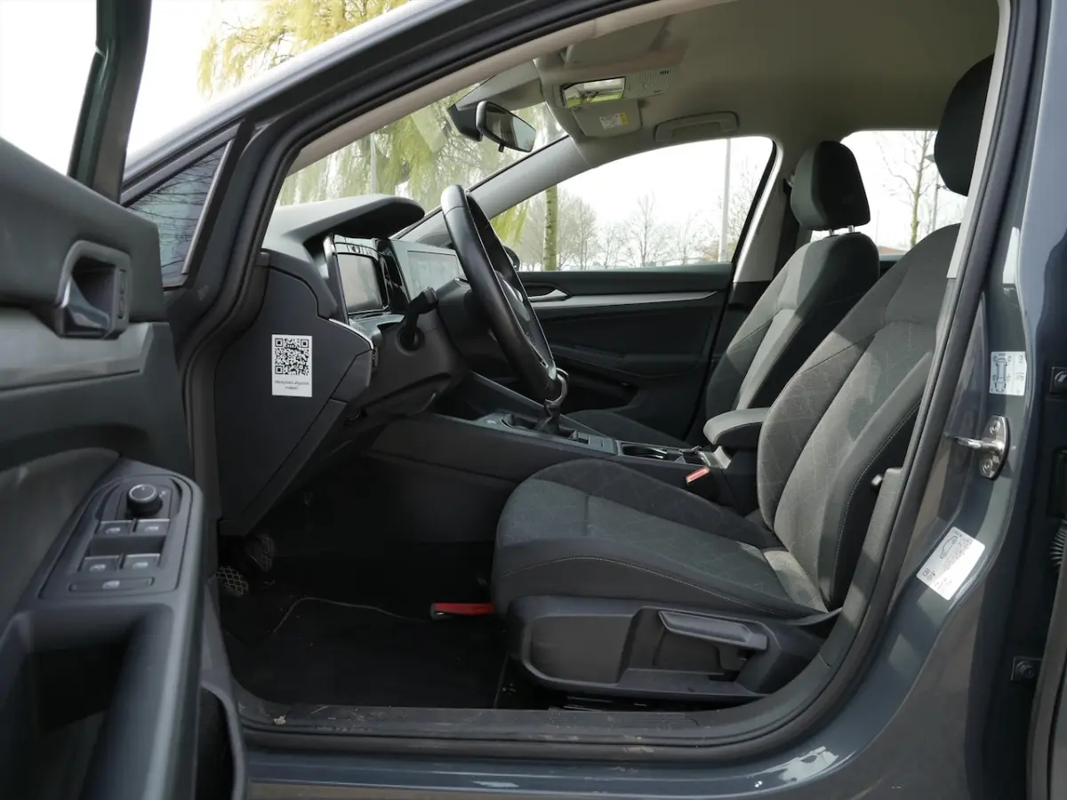 8 1.0 TSI 110pk Life 5D | Camera | Carplay | Dolphin Grey |