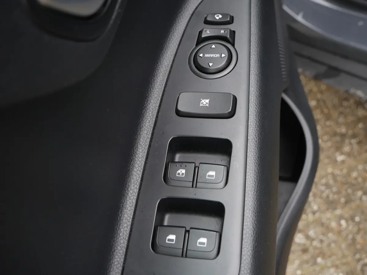 1.0 T-GDi 100pk DynamicPlusLine | Carplay | Privacy | DAB+ | LM velgen 16" |