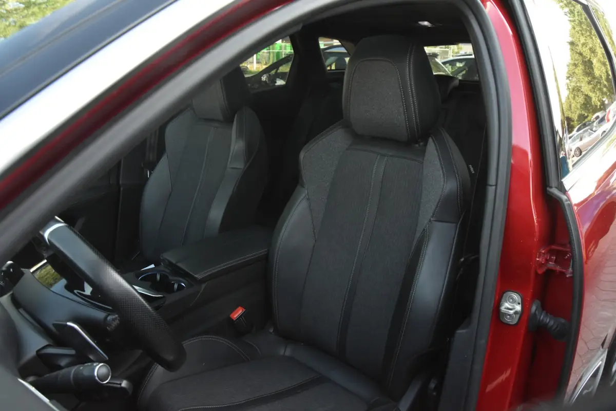 1.6T GT Line Automaat 180 PK â 2019 | Trekhaak | Stoelverwarming | Climate Control | Leuke