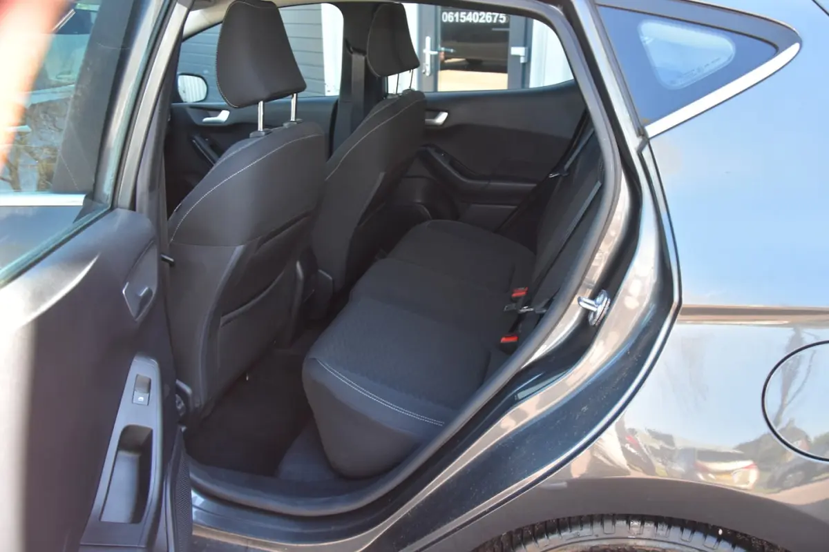 1.0 EcoBoost Titanium. N.A.P, PDC, CLIMA, Navigatie, DAB
