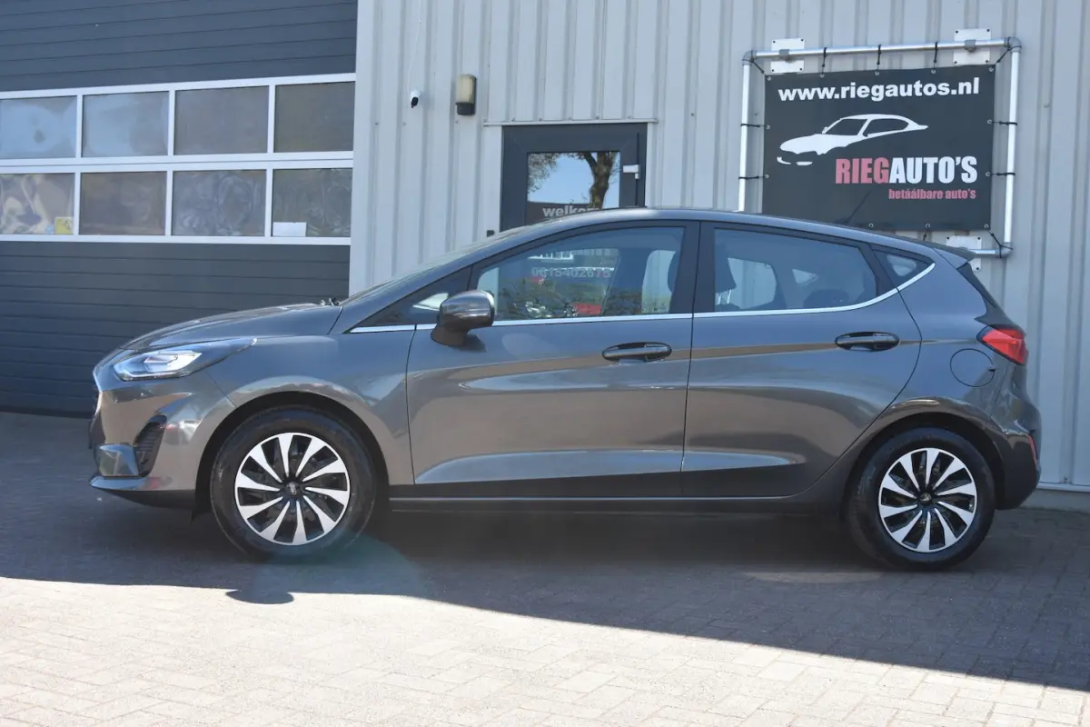 1.0 EcoBoost Titanium. N.A.P, PDC, CLIMA, Navigatie, DAB