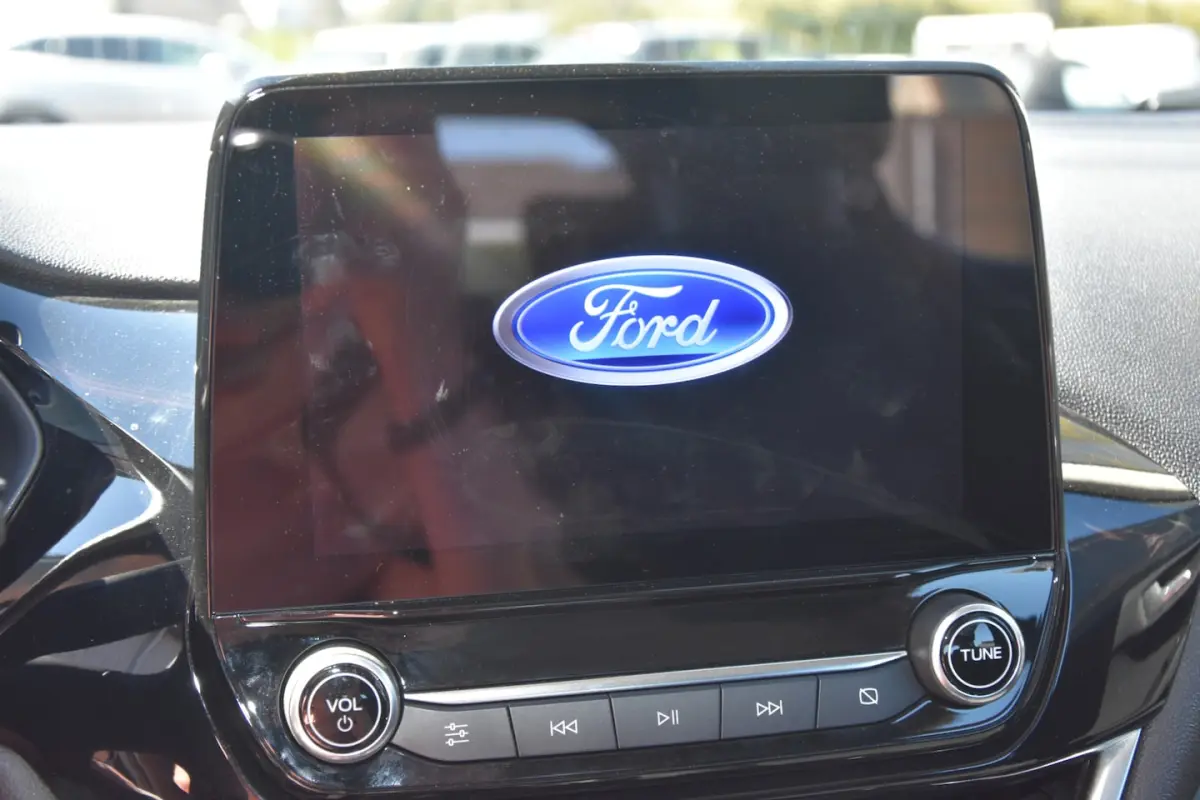 1.0 EcoBoost Titanium. N.A.P, PDC, CLIMA, Navigatie, DAB