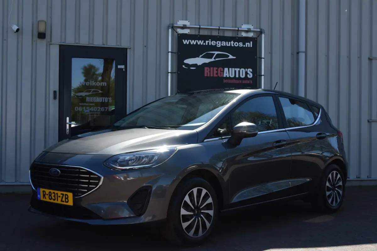 1.0 EcoBoost Titanium. N.A.P, PDC, CLIMA, Navigatie, DAB