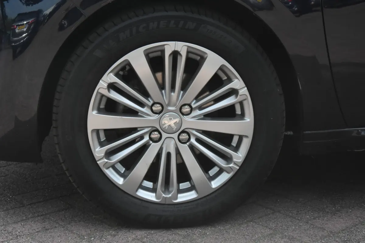 1.2 111PK GT-line B.J. 2018