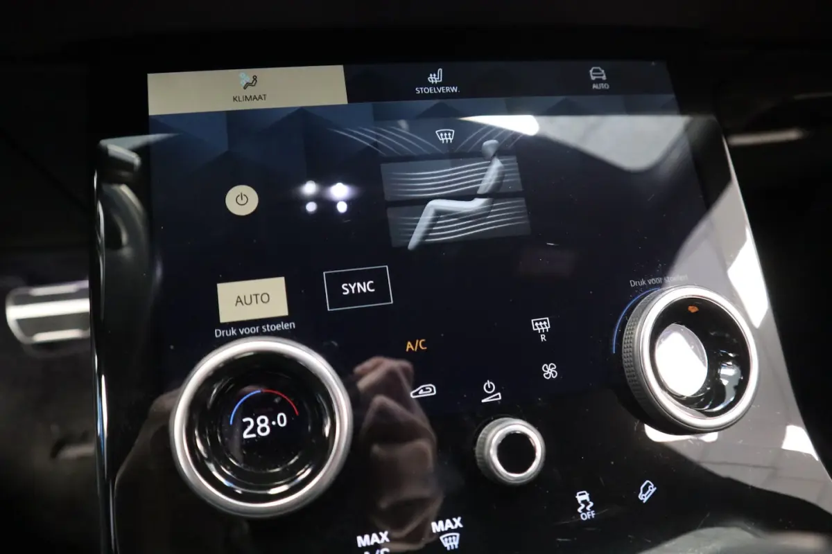 1.5 P300e AWD R-Dynamic SE PDC ECC Carplay 360 camera