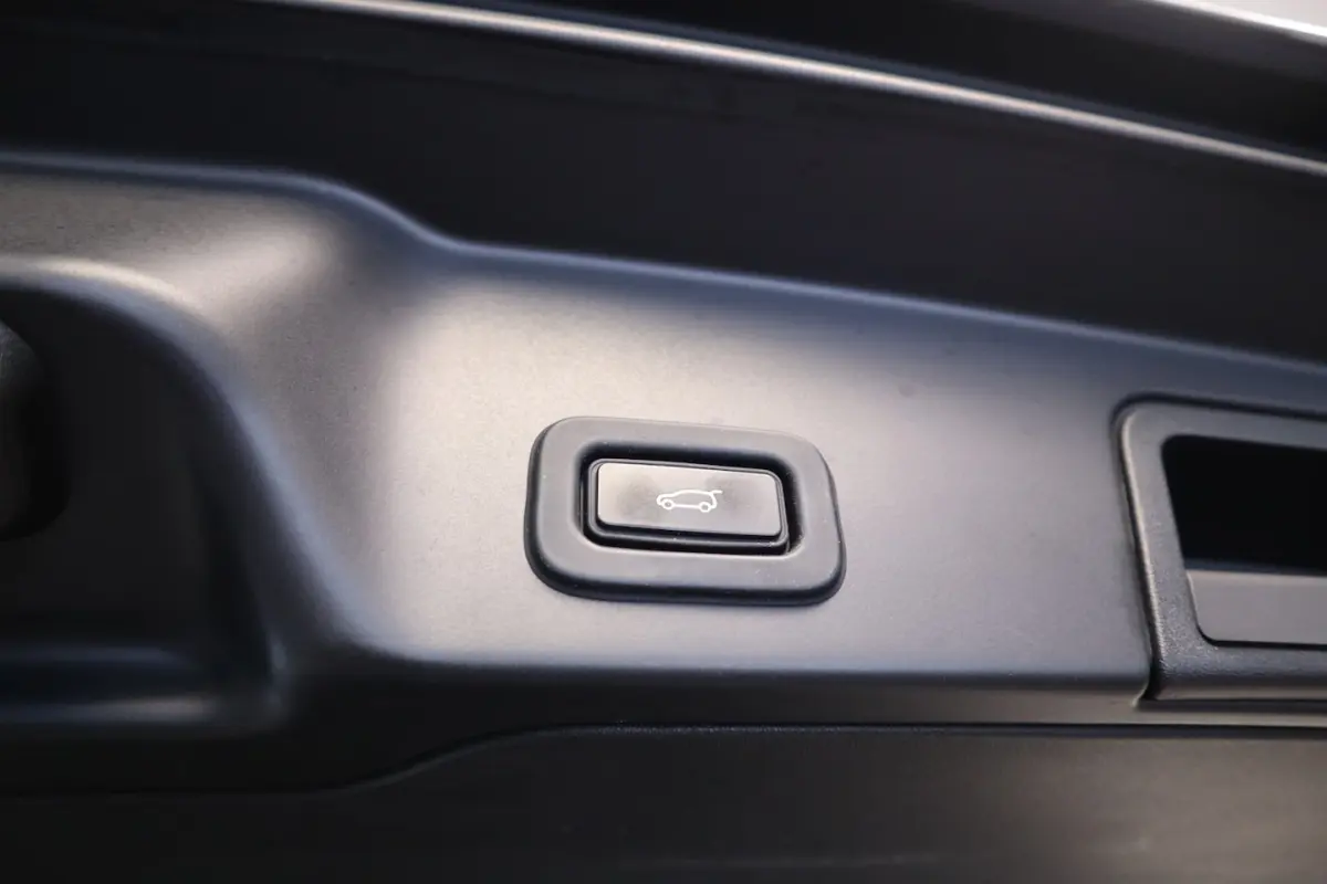 1.5 P300e AWD R-Dynamic SE PDC ECC Carplay 360 camera