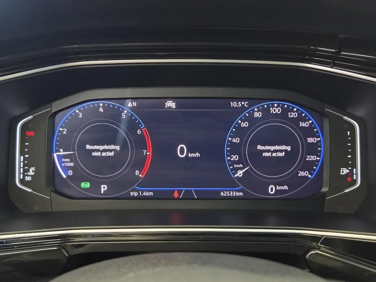 1.0 TSI Style Business R VCP Stoelverwarming Navigatie 24 Maanden garantie* (Vraag naar de