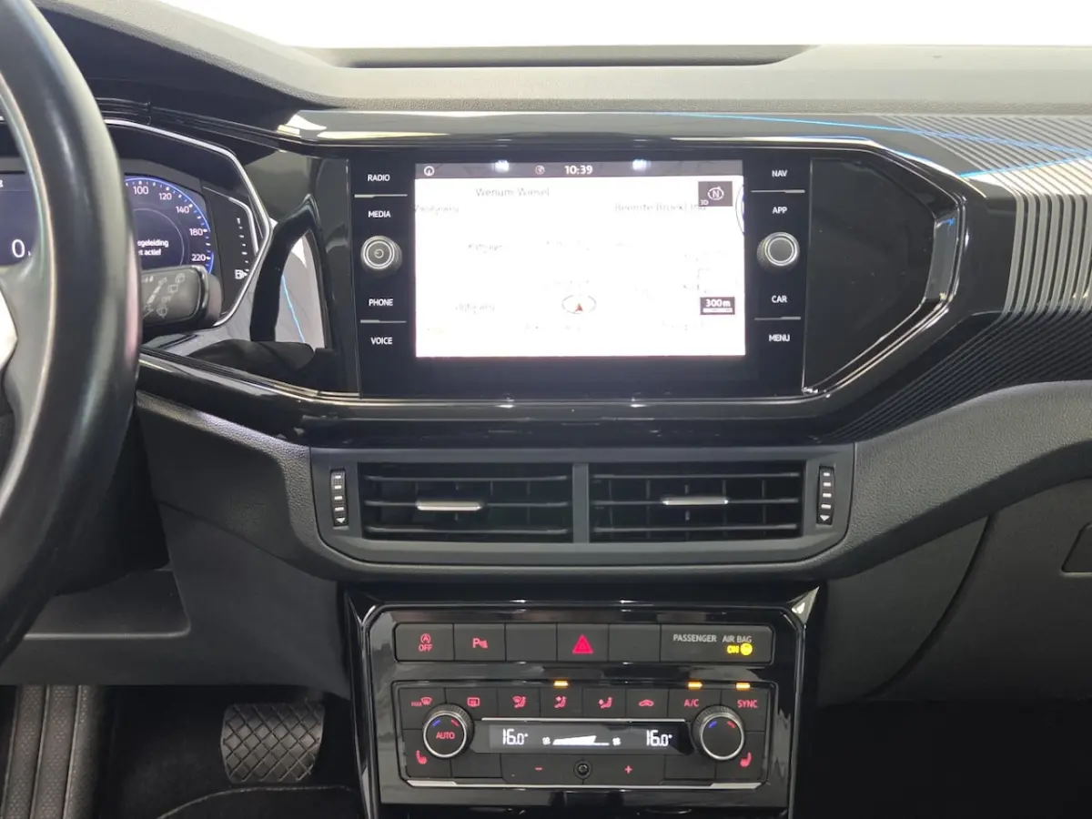 1.0 TSI Style Business R VCP Stoelverwarming Navigatie 24 Maanden garantie* (Vraag naar de