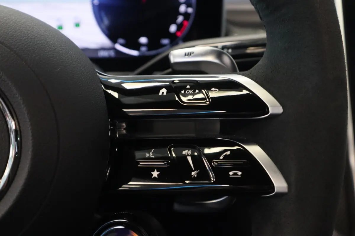 AMG 63 S E Performance Night Edition Panoramadak Head Up