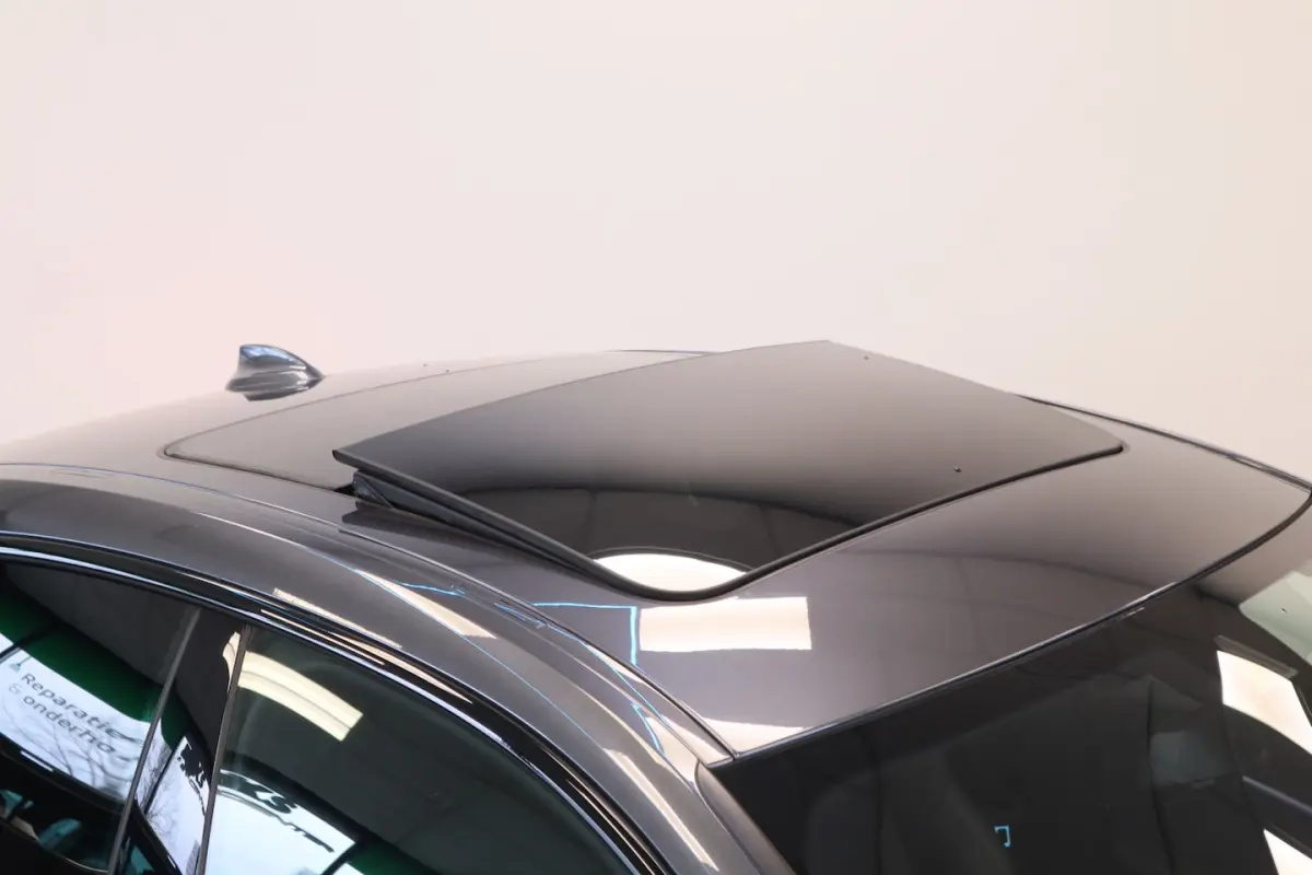 218i Executive Edition M-Sport Shadow Line PDC Panoramadak LED 24 Maanden garantie* (Vraag