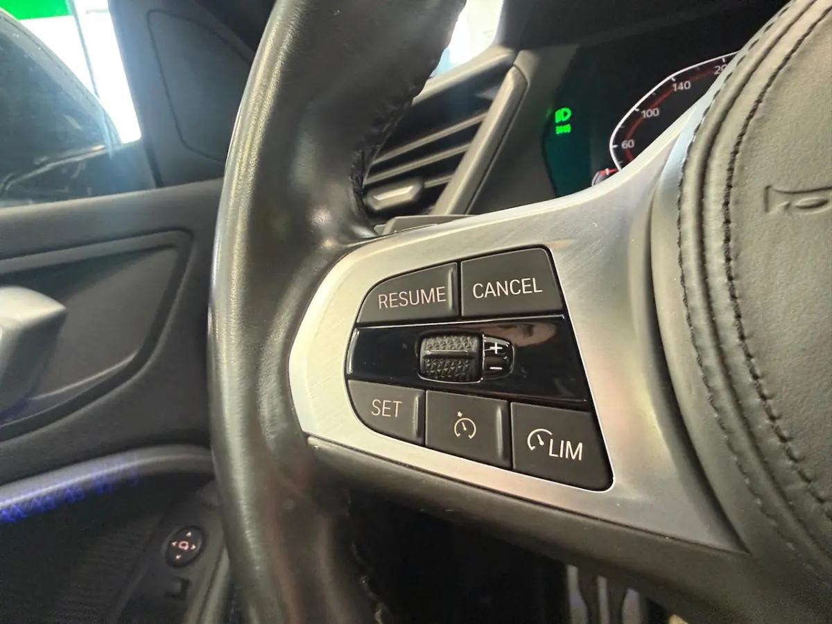 218i Executive Edition M-Sport Shadow Line PDC Panoramadak LED 24 Maanden garantie* (Vraag