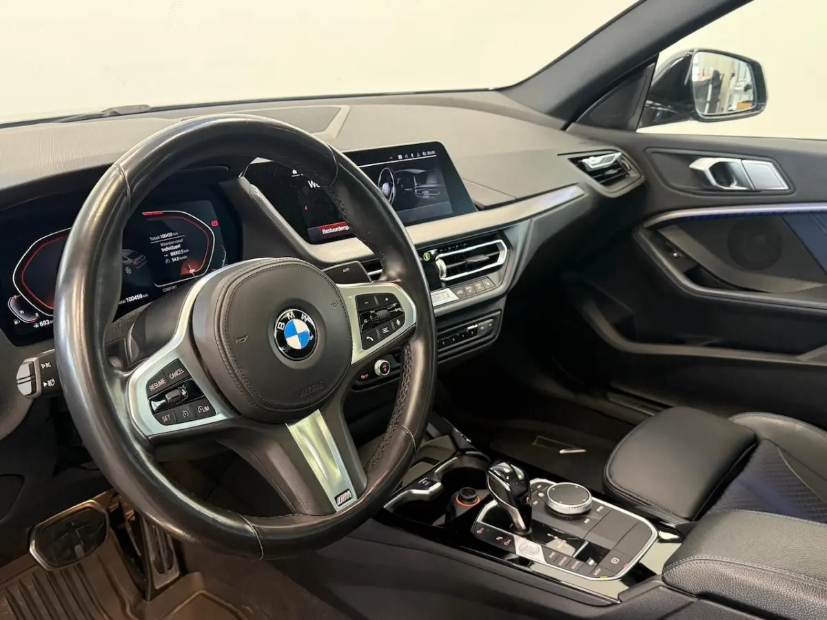 218i Executive Edition M-Sport Shadow Line PDC Panoramadak LED 24 Maanden garantie* (Vraag