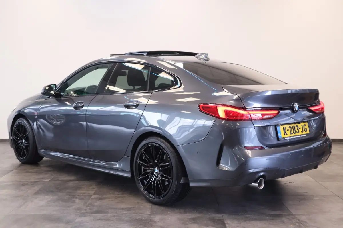 218i Executive Edition M-Sport Shadow Line PDC Panoramadak LED 24 Maanden garantie* (Vraag