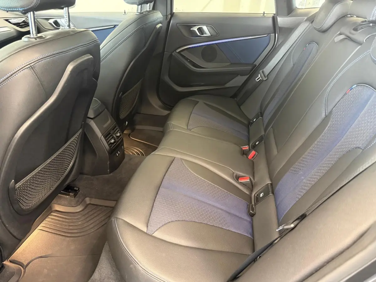218i Executive Edition M-Sport Shadow Line PDC Panoramadak LED 24 Maanden garantie* (Vraag