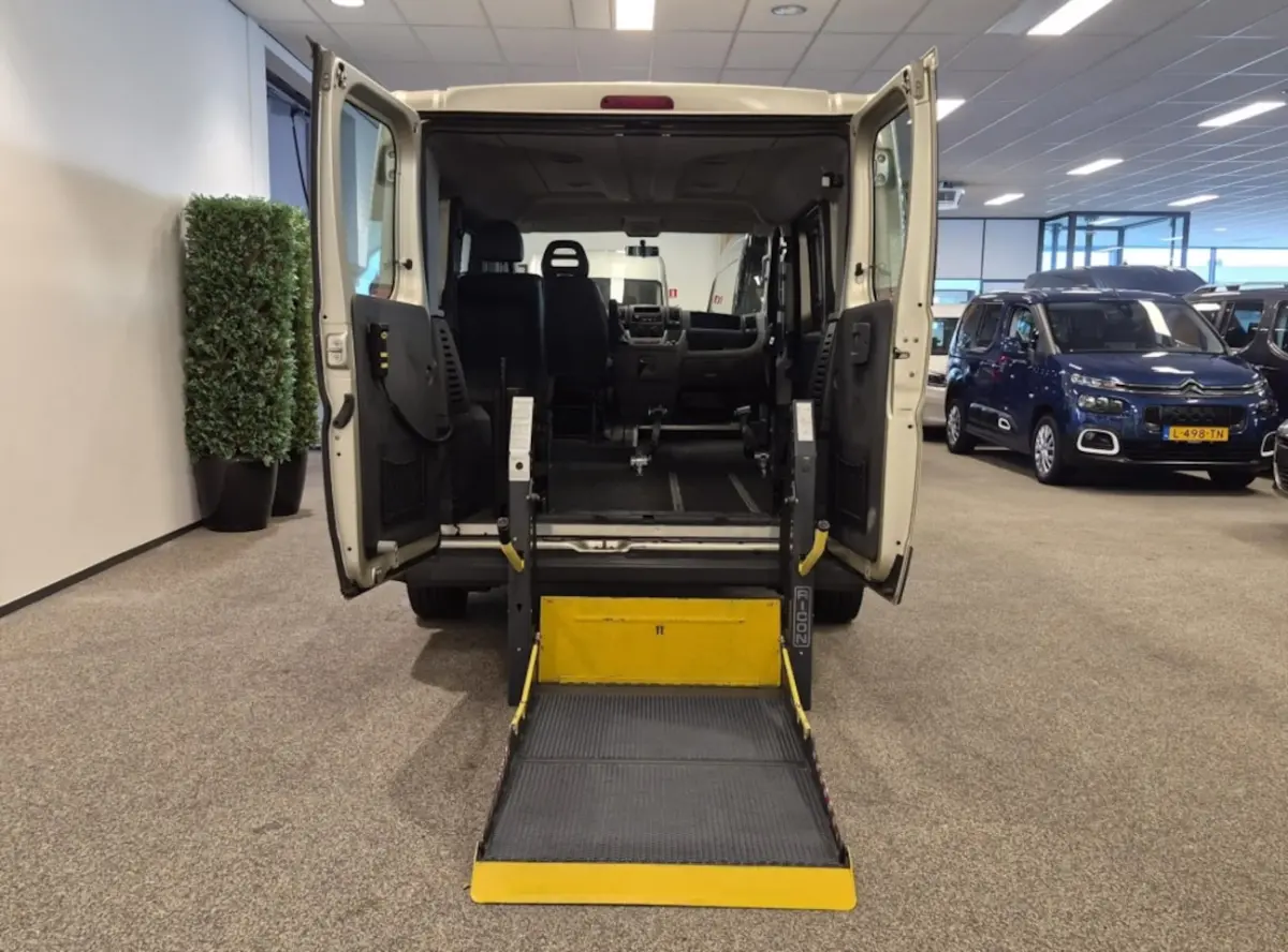 L1H1 2+1 Rolstoel Bijrijder