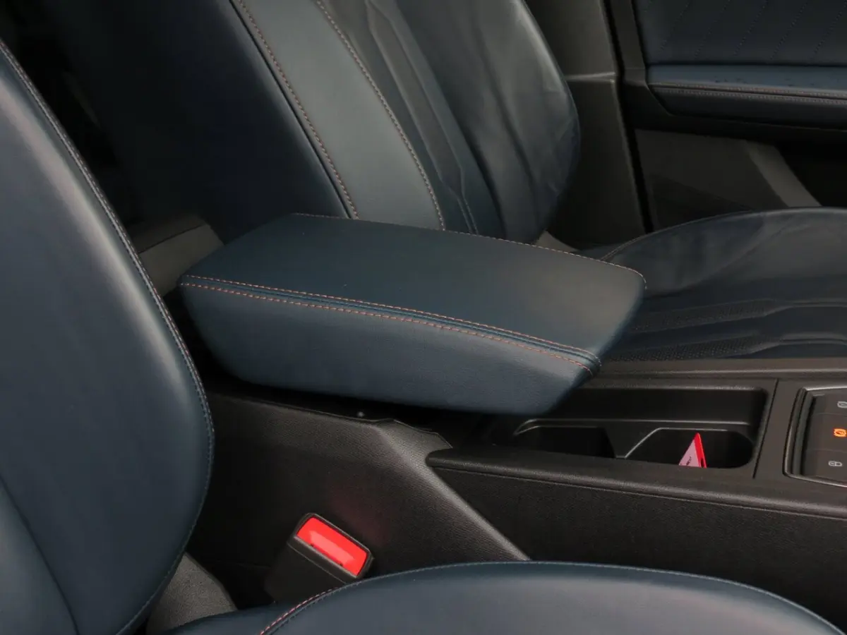 1.4 e-Hybrid VZ Performance Camera|Car-Play|Navi|Winter Pack|Petrol Blau Matt|Electr. Stoe
