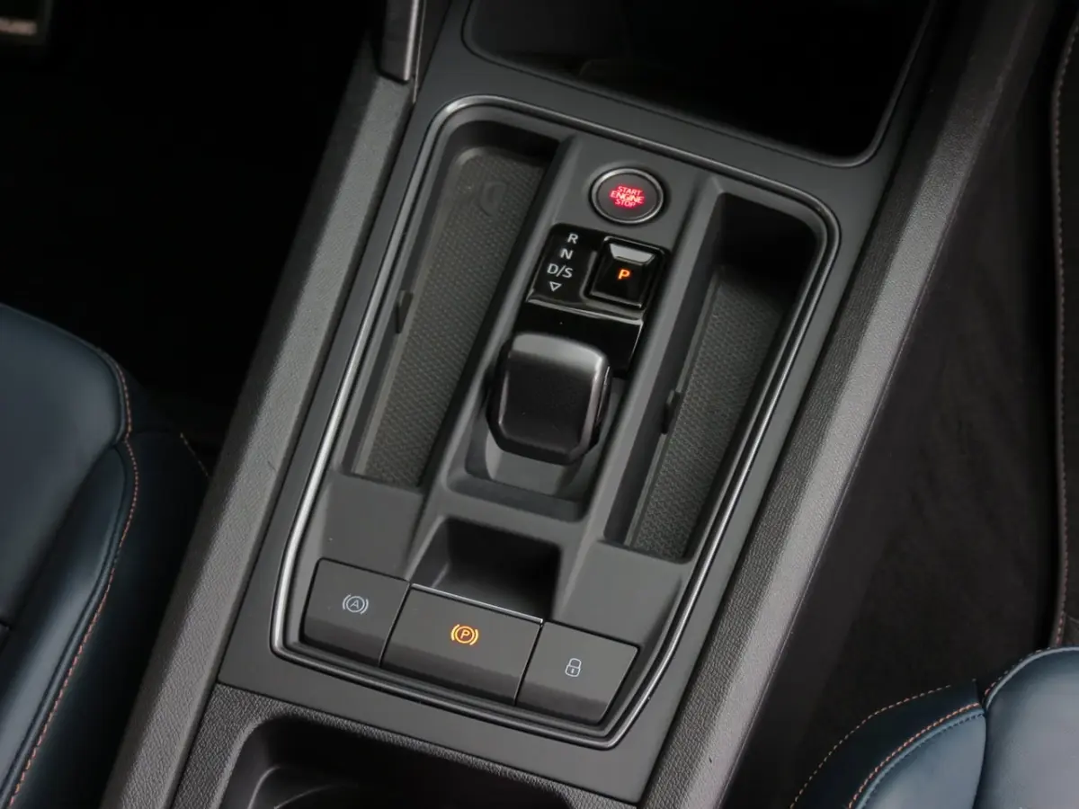 1.4 e-Hybrid VZ Performance Camera|Car-Play|Navi|Winter Pack|Petrol Blau Matt|Electr. Stoe