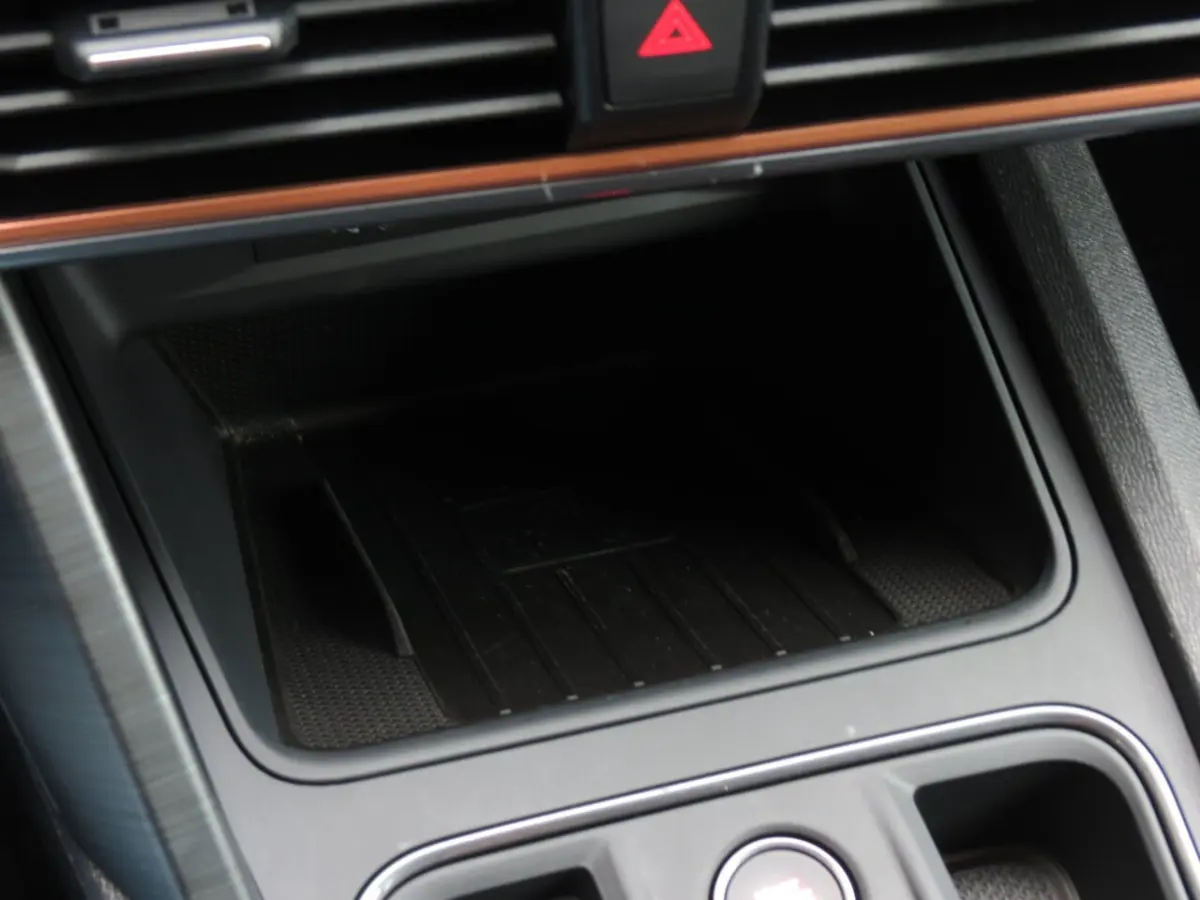 1.4 e-Hybrid VZ Performance Camera|Car-Play|Navi|Winter Pack|Petrol Blau Matt|Electr. Stoe