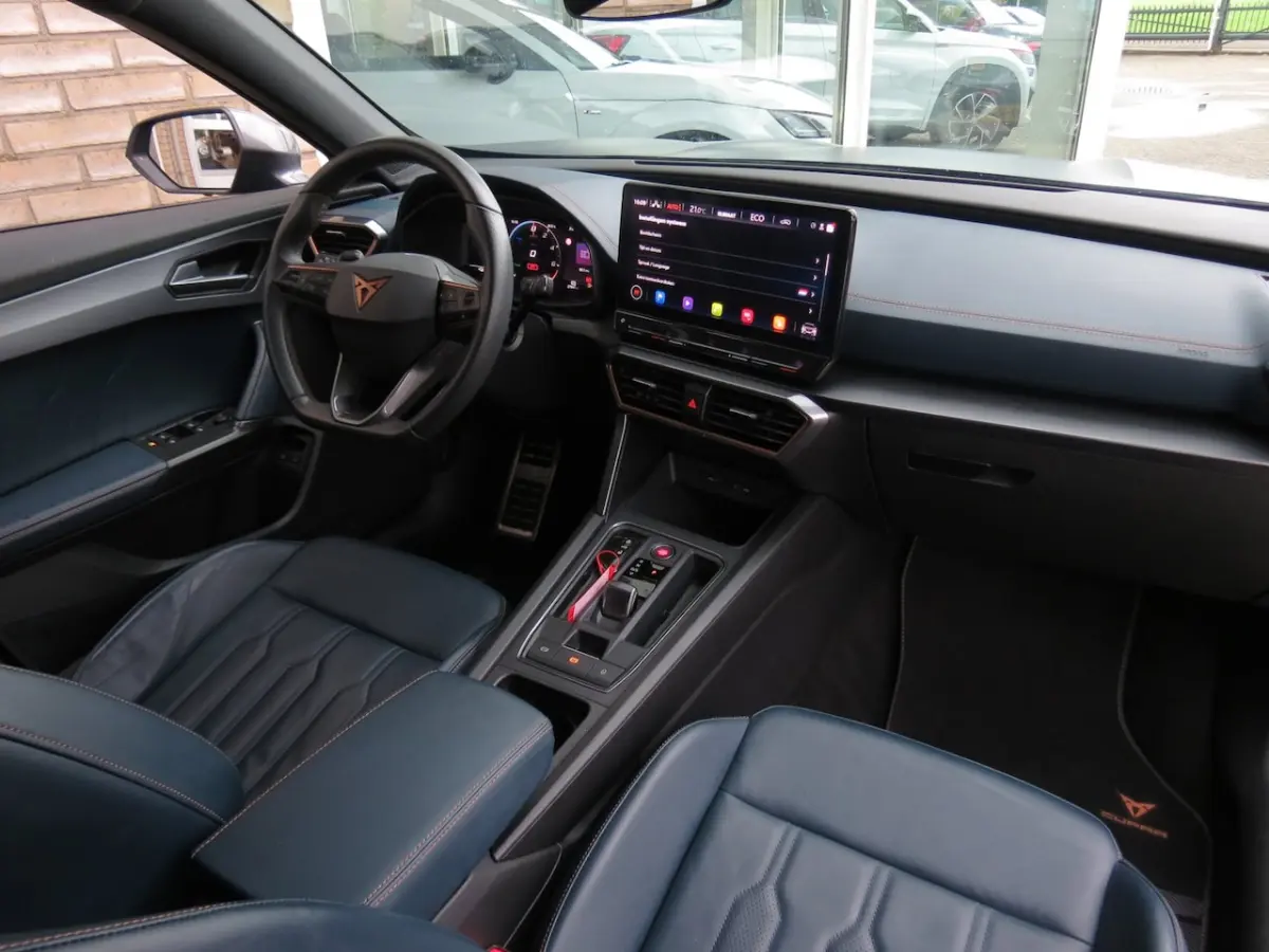 1.4 e-Hybrid VZ Performance Camera|Car-Play|Navi|Winter Pack|Petrol Blau Matt|Electr. Stoe
