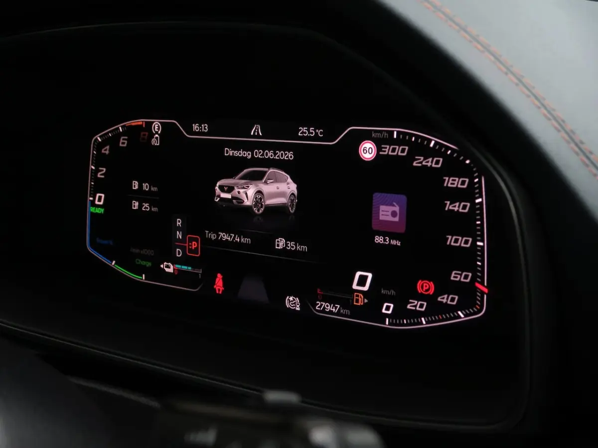 1.4 e-Hybrid VZ Performance Camera|Car-Play|Navi|Winter Pack|Petrol Blau Matt|Electr. Stoe