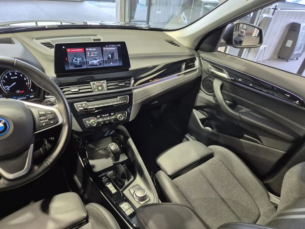 xDrive25e High Executive Sportline | Black edtion | HUD | Camera | Carplay