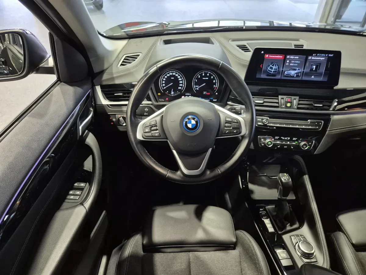 xDrive25e High Executive Sportline | Black edtion | HUD | Camera | Carplay