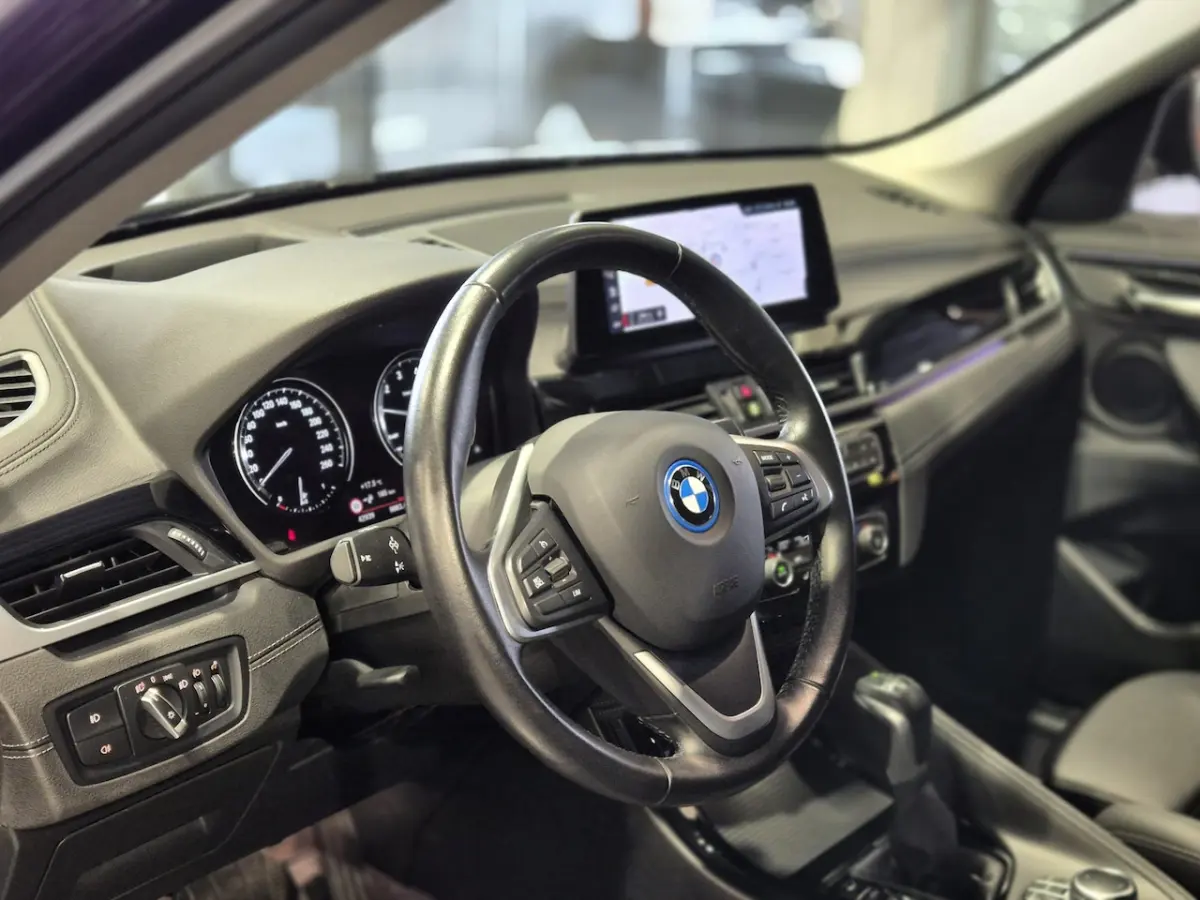xDrive25e High Executive Sportline | Black edtion | HUD | Camera | Carplay