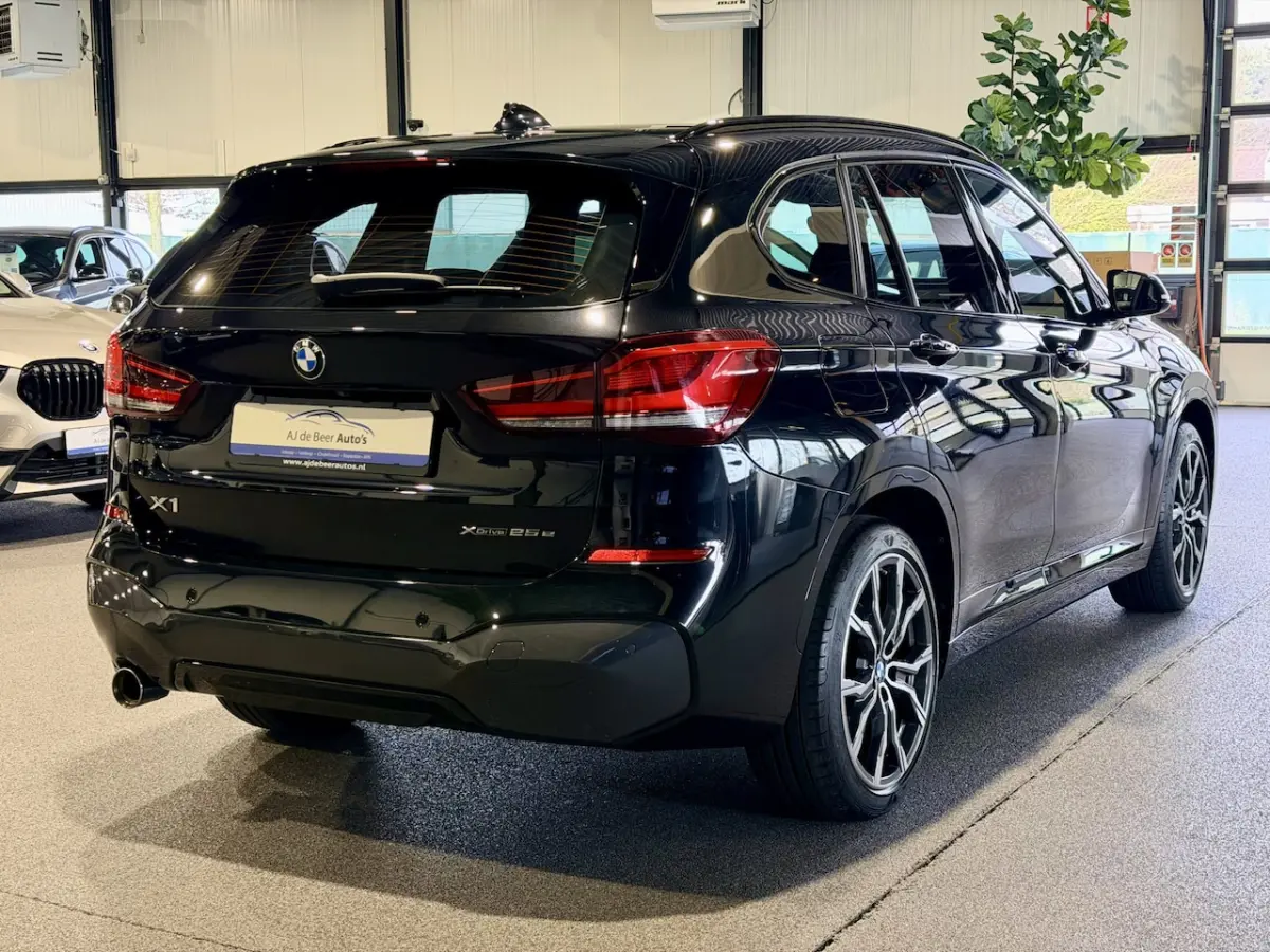 xDrive25e High Executive M-Sport | '19 | Camera | HUD | Electrische stoelen