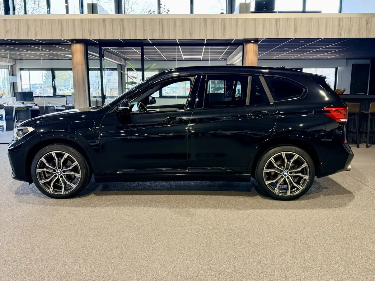 xDrive25e High Executive M-Sport | '19 | Camera | HUD | Electrische stoelen