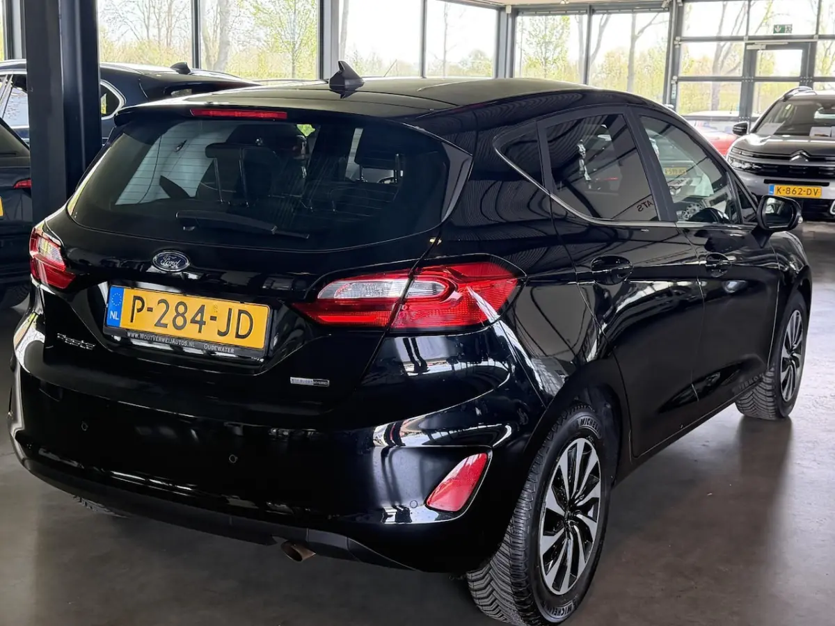 1.0 125pk 5dr Titanium X (Nieuwe d-riem)