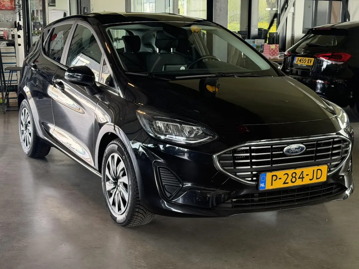 1.0 125pk 5dr Titanium X (Nieuwe d-riem)