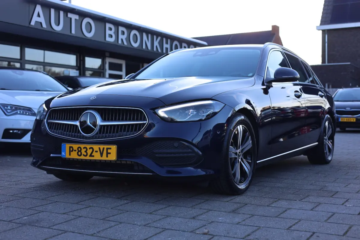 180 LUXURY | AUT | BURMESTER | AMBILIGHT | NL AUTO