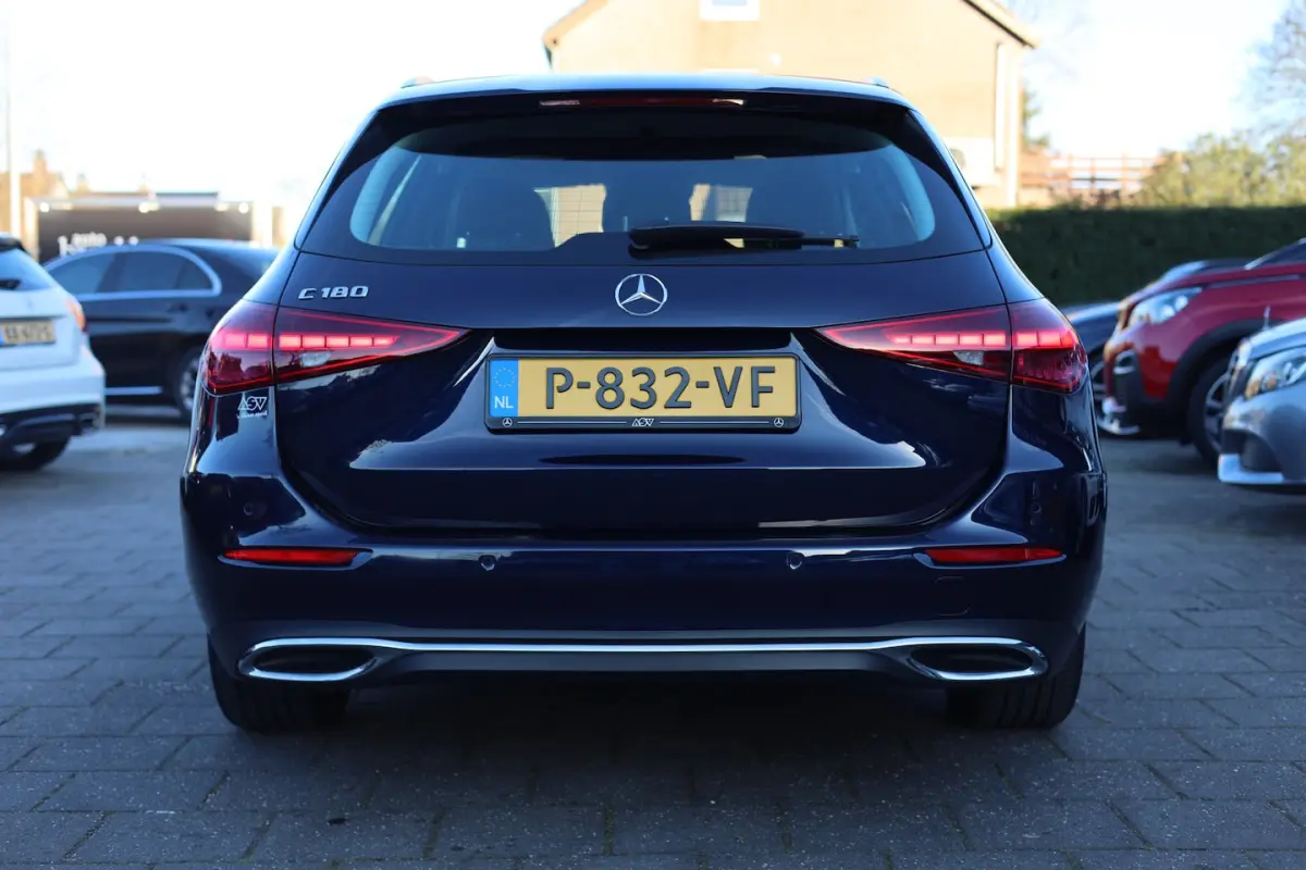 180 LUXURY | AUT | BURMESTER | AMBILIGHT | NL AUTO