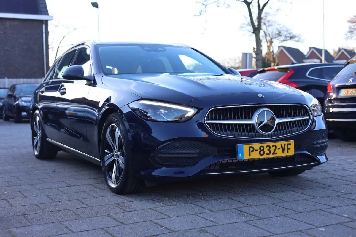 180 LUXURY | AUT | BURMESTER | AMBILIGHT | NL AUTO