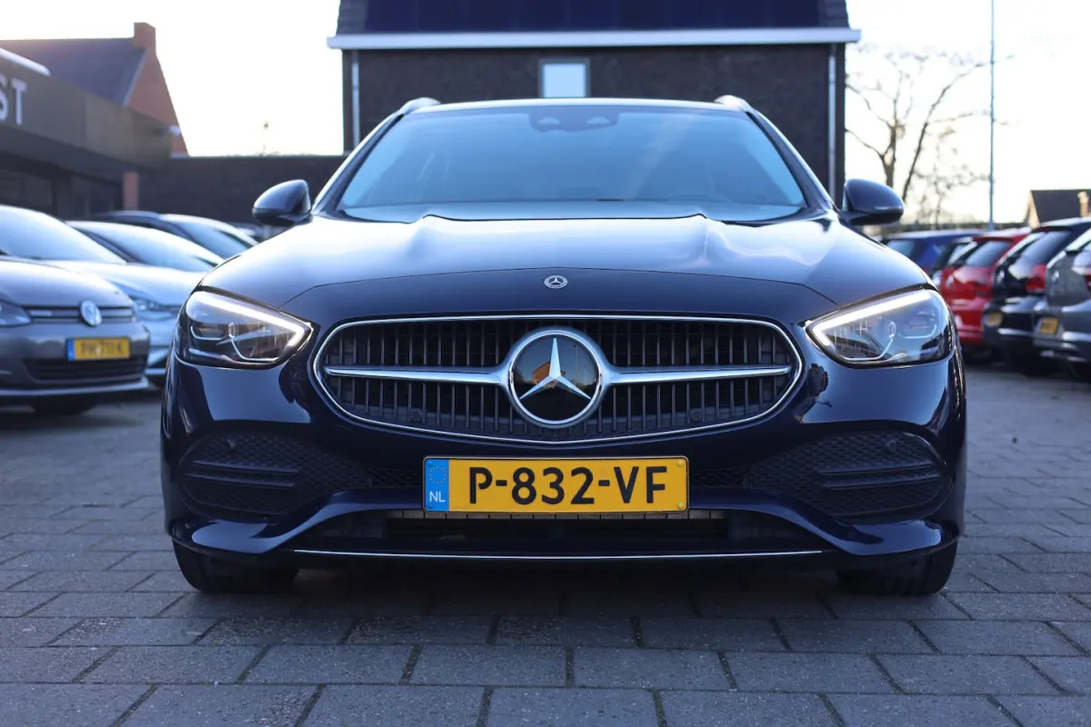 180 LUXURY | AUT | BURMESTER | AMBILIGHT | NL AUTO