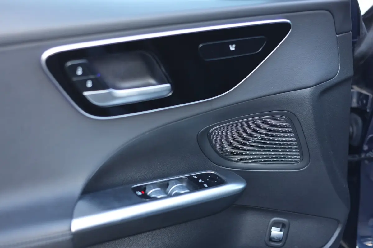 180 LUXURY | AUT | BURMESTER | AMBILIGHT | NL AUTO