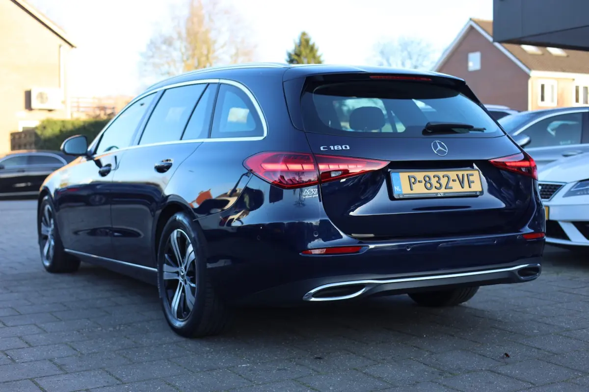 180 LUXURY | AUT | BURMESTER | AMBILIGHT | NL AUTO