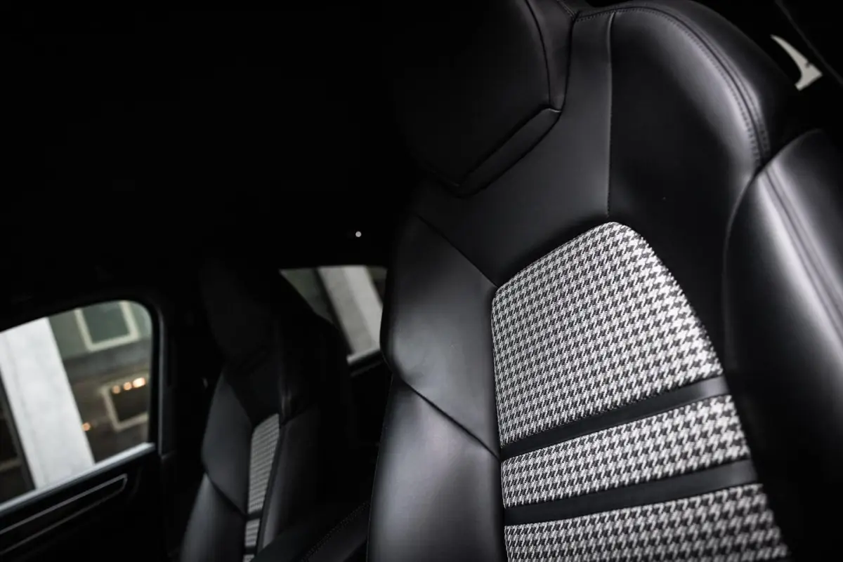 4.0 Turbo (550pk) PCCB | Burmester | Approved |