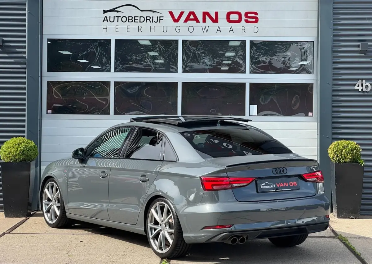 1.5 TFSI CoD Design Pro Line Plus l S-line l Virtual Display l Panorama l Facelift