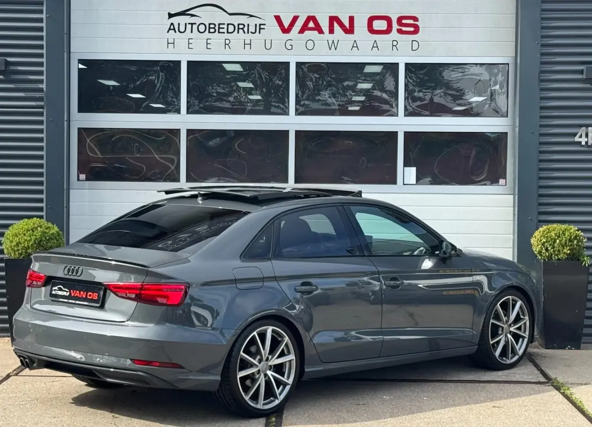 1.5 TFSI CoD Design Pro Line Plus l S-line l Virtual Display l Panorama l Facelift