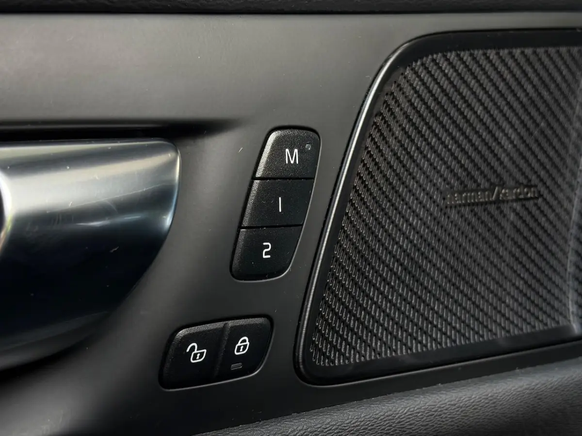 2.0 Recharge T8 AWD R-Design POLESTAR