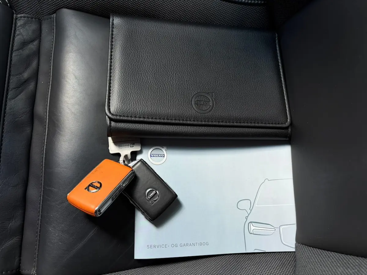 2.0 Recharge T8 AWD R-Design POLESTAR