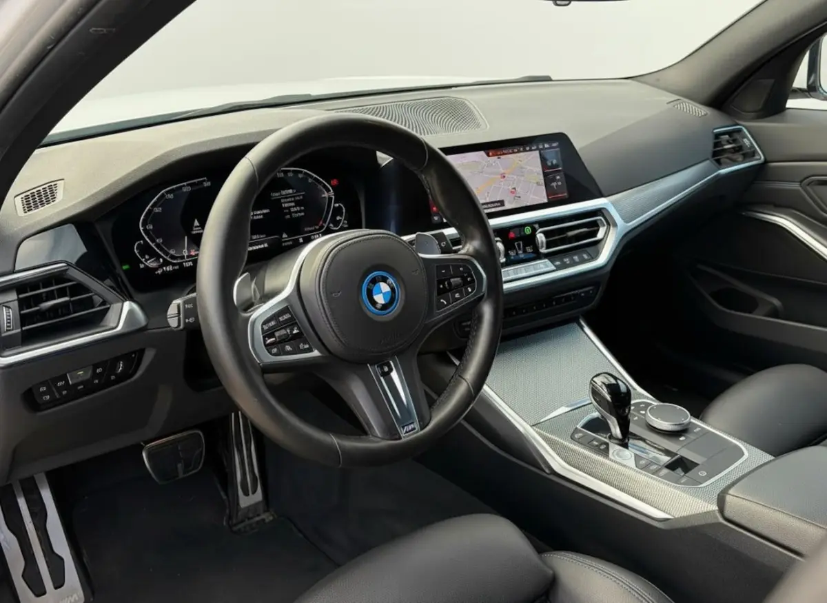 320e M SPORT