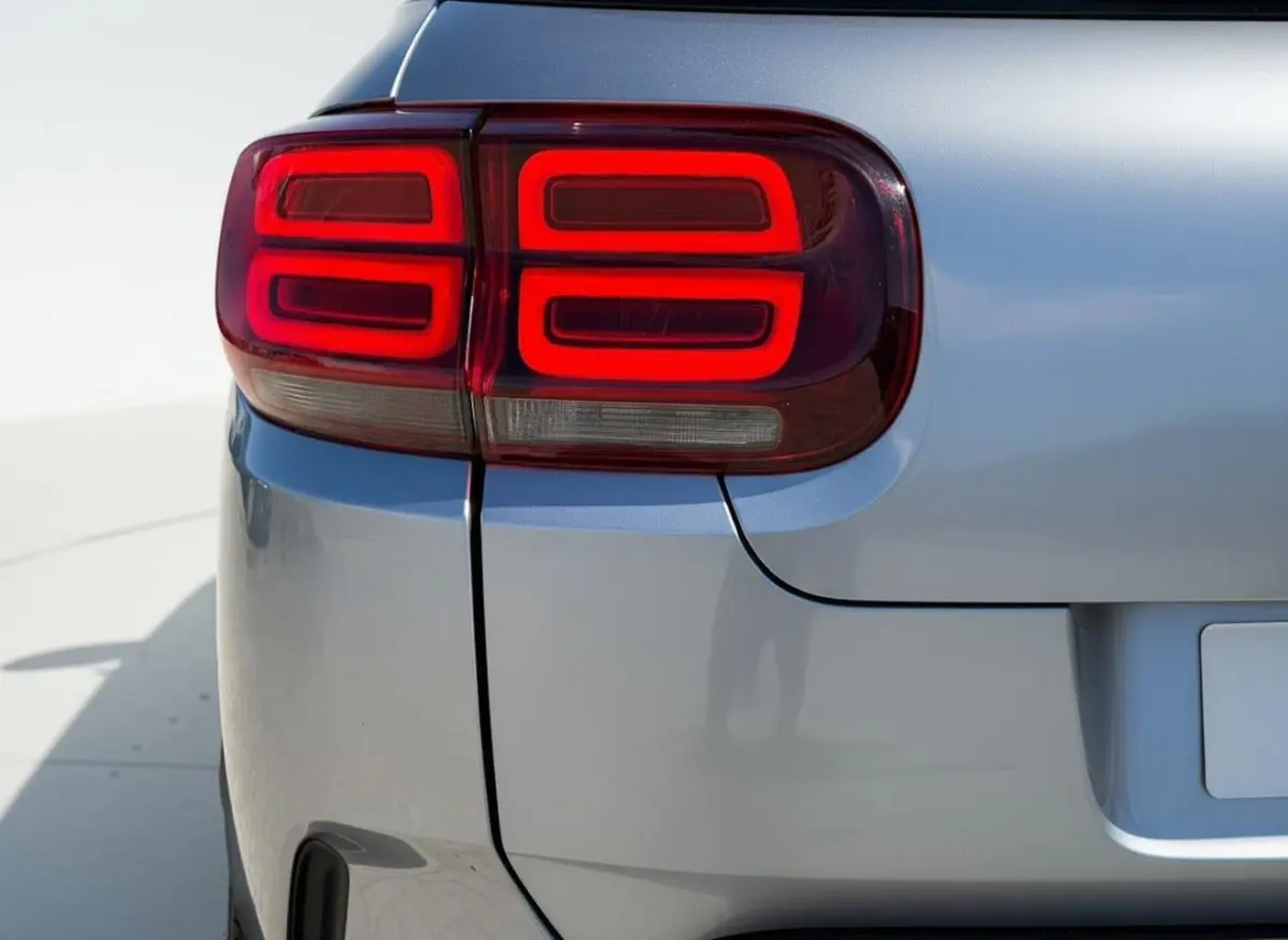 1.6 Plug-in Hybrid 225 Shine TREKHAAK - LEER - CARPLAY